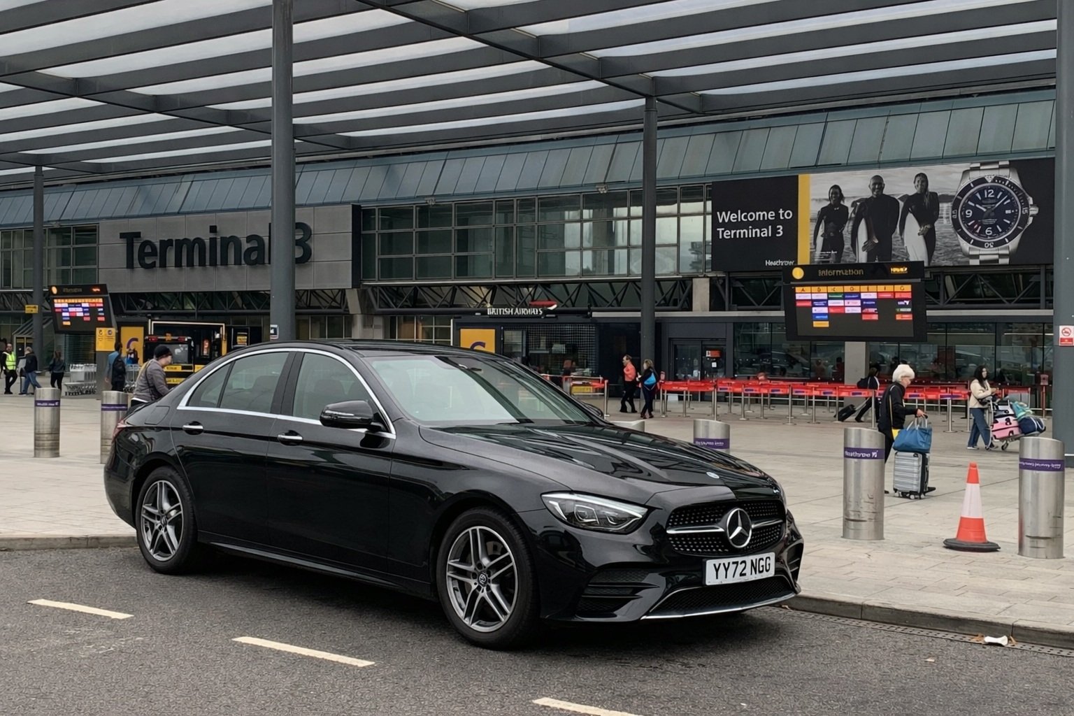 What Is a Safe & Economical Way to Travel from Heathrow Airport